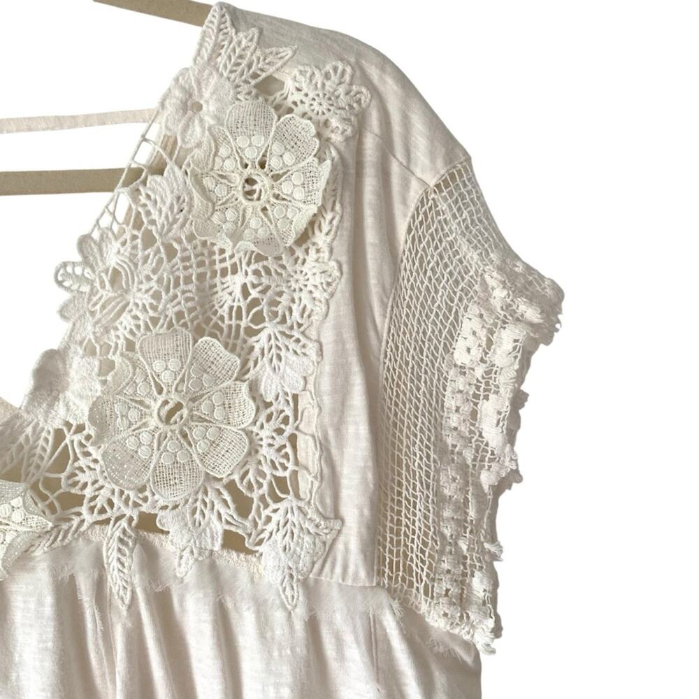 By Anthropologie V-Neck Cream Lace Women's Top size medium - Picture 5 of 10